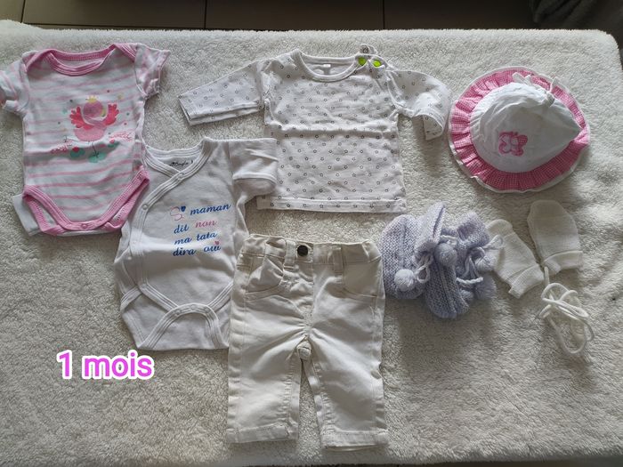 Lot de 7 articles 1 mois fille