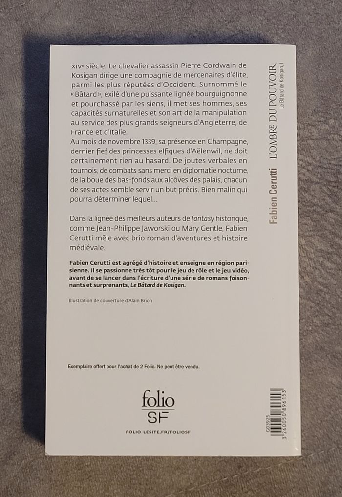 Le bâtard de Kosigan Tome I :L'ombre du pouvoir - photo numéro 2