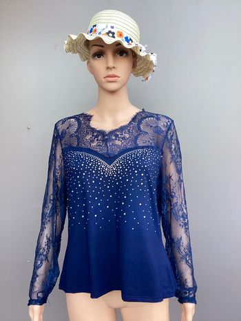 Haut bleu marine Shein dentelle et strass – Taille 2XL mais taille petit (S/M)