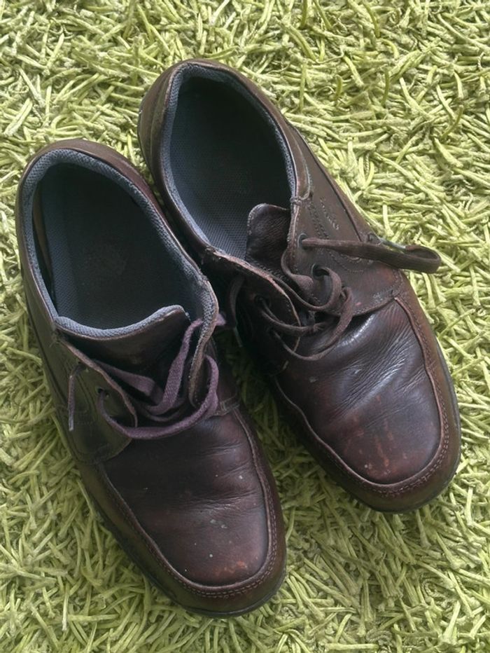 Chaussures Fluchos  pointure 44 brunes en cuir très sympas