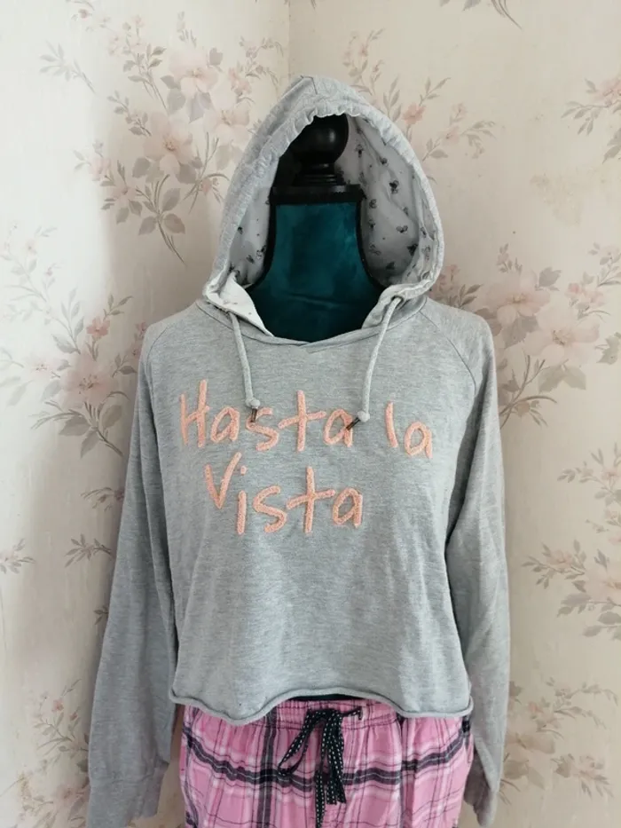 Sweat à capuche de pyjama gris avec message brodé / fashion private company / (42-44) - photo numéro 3