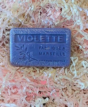 Savons 100g violette