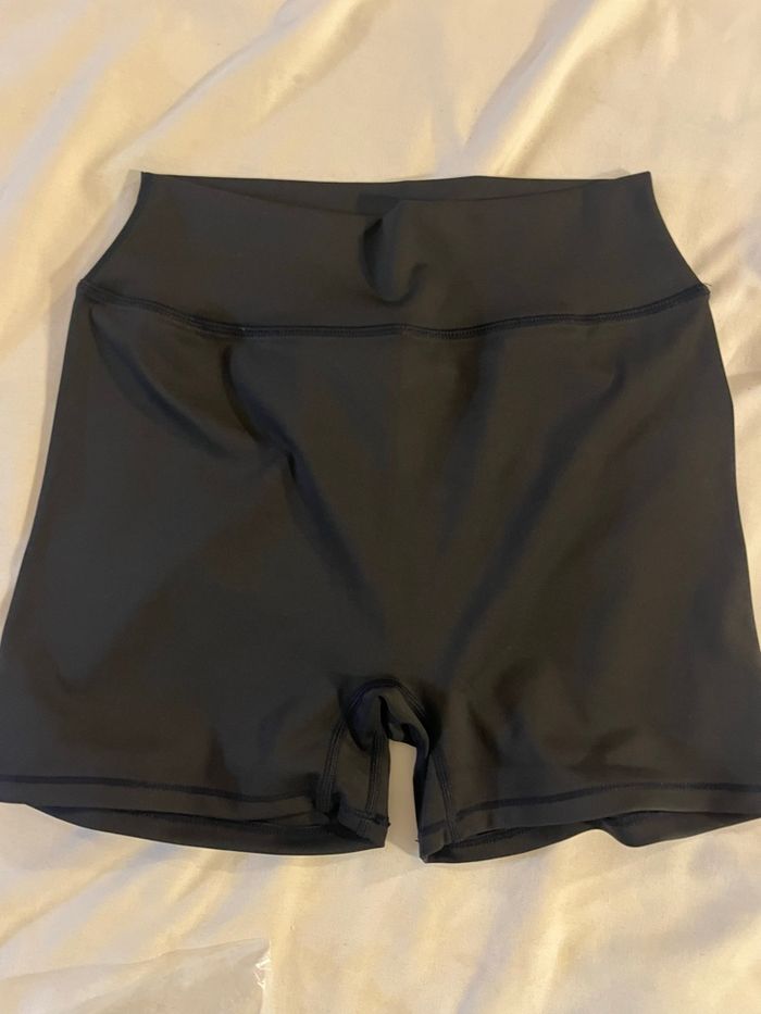 Short aloyoga noir - photo numéro 3