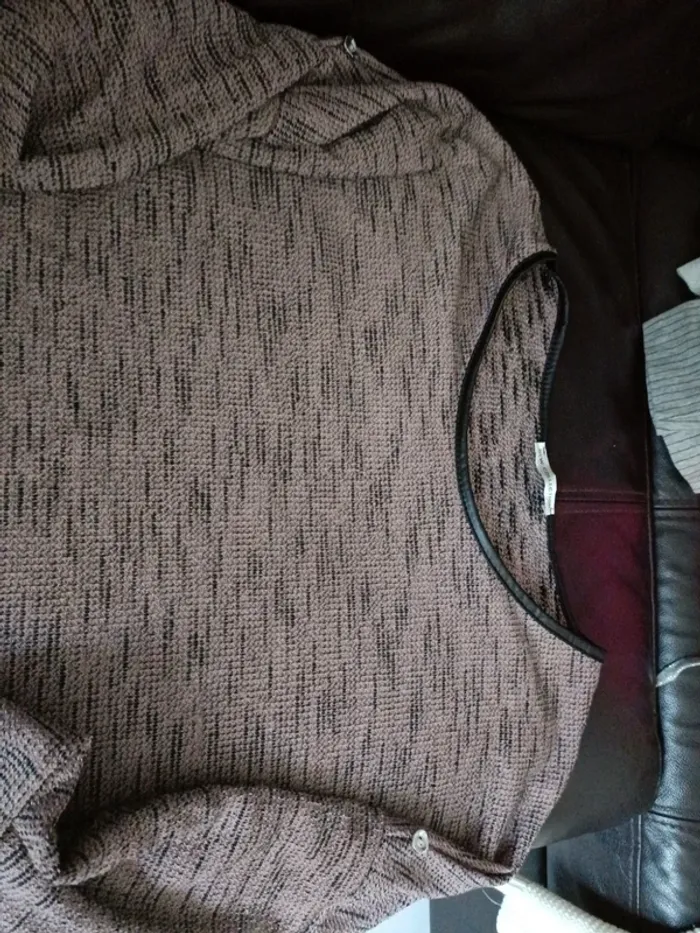 Pull large comme neuf New collection - photo numéro 2