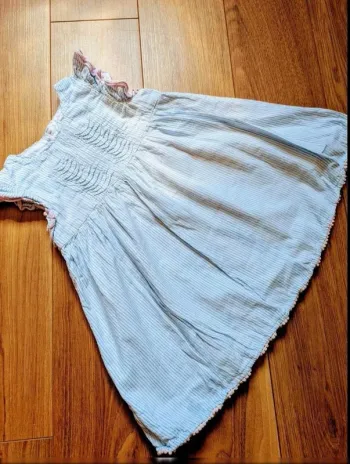 Robe sans manches rayée