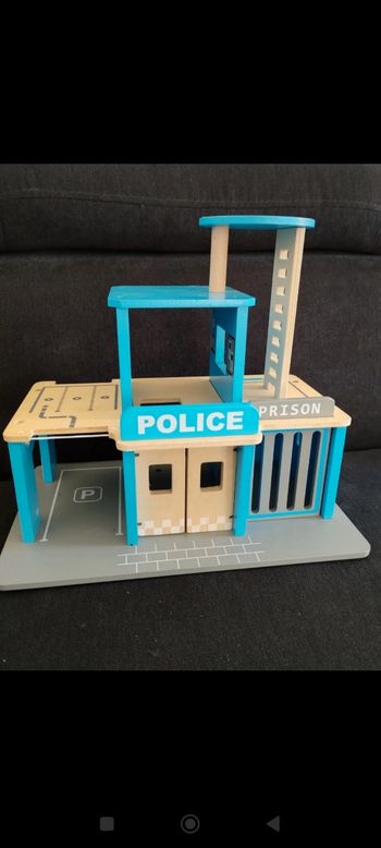 Station police