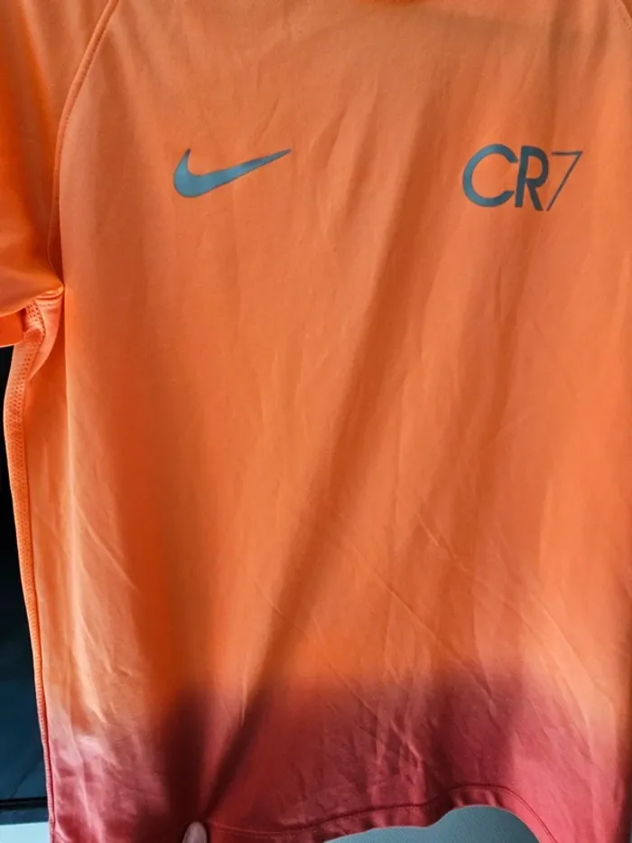 Tee-shirt nike cr7 garçon 12/13  ans - photo numéro 9
