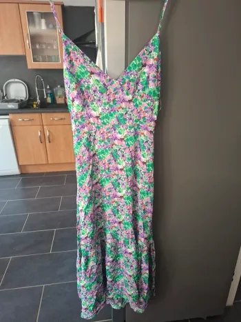 Robe fleuri dos nu