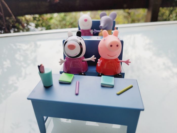 Peppa Pig 🚸 Salle de classe avec 7 personnages 🖍 - photo numéro 5