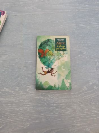 Alice la fille aux yeux papillon