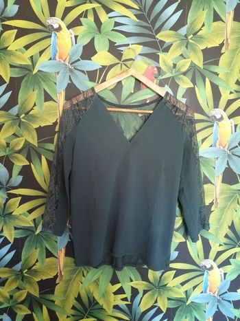 Blouse detail dentelle