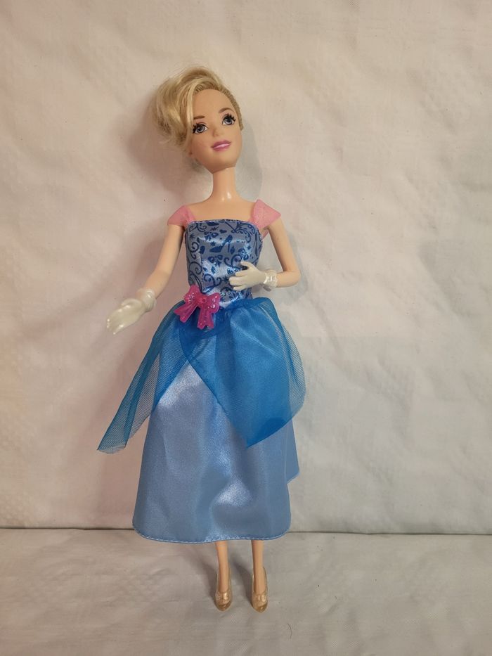 Barbie cenderella - photo numéro 2