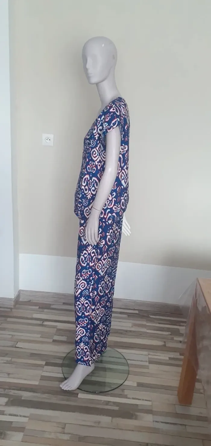 Ensemble Tee-shirt et pantalon - photo numéro 3