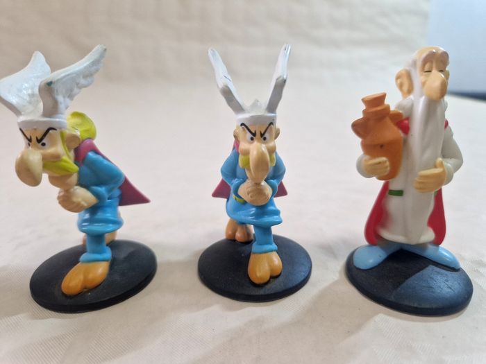 Lot figurine Asterix et obelix  , McDonald's 2019 - photo numéro 4