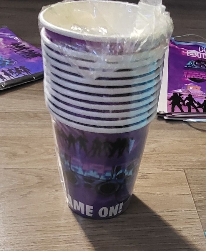 Décoration et déguisement fortnite 10-12 ans idéal anniversaire - photo numéro 2