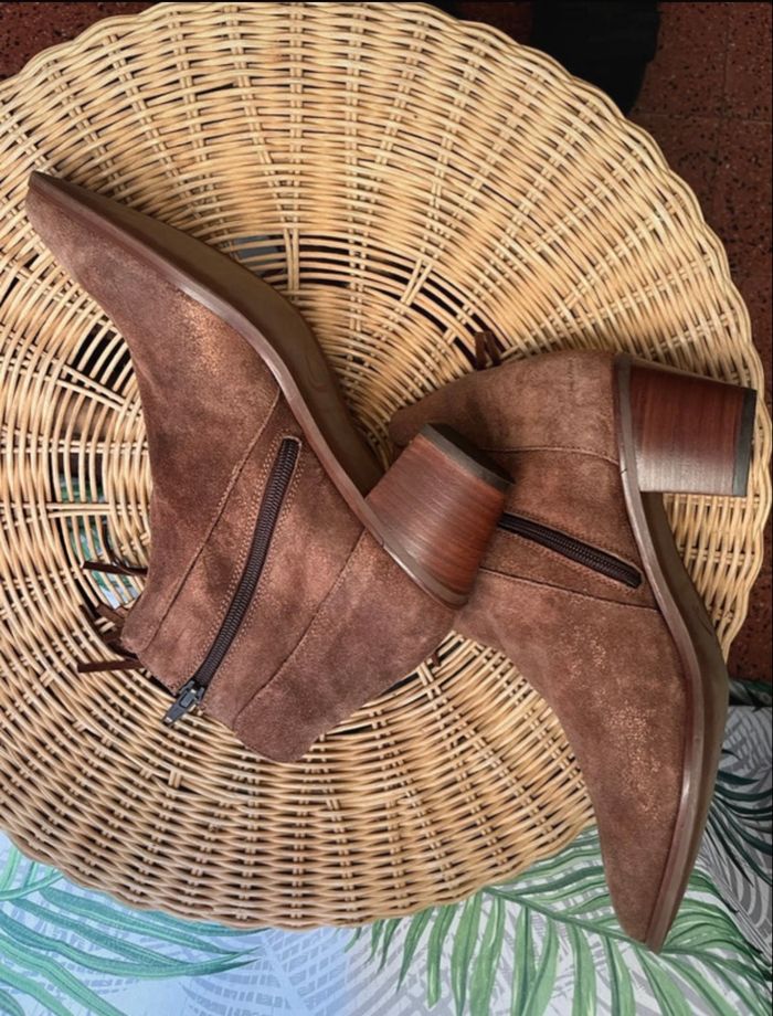 Magnifiques bottines avec des franges.alliant élégance  et modernité - photo numéro 3