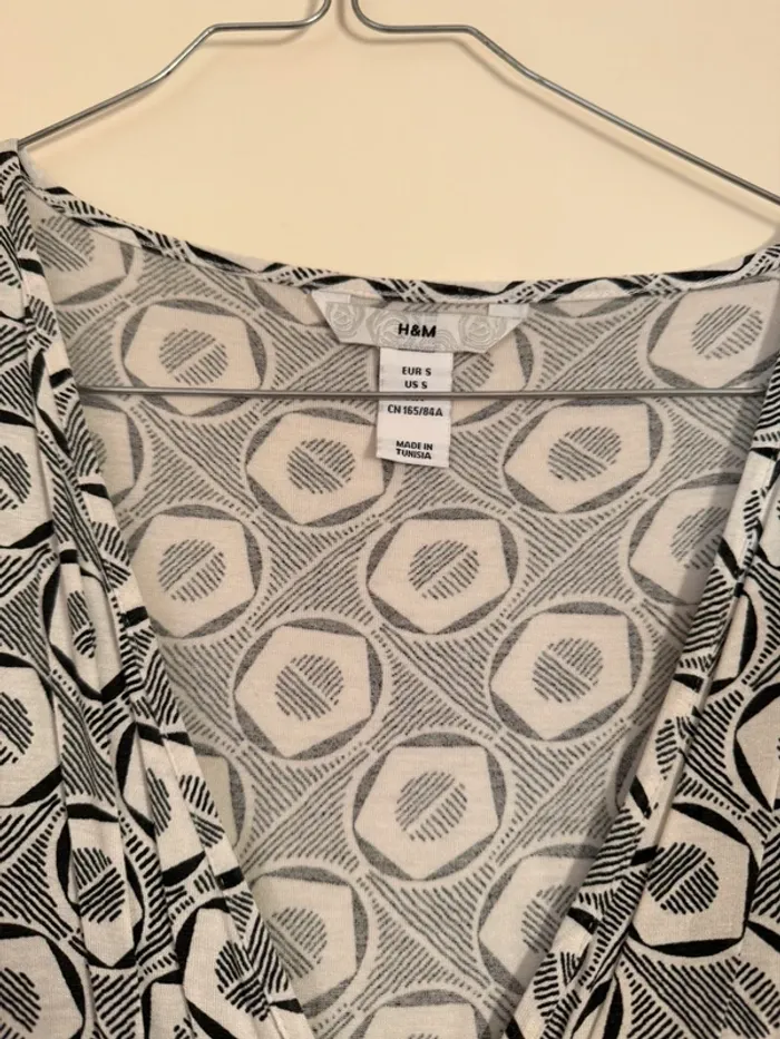 T-shirt H&M taille S - photo numéro 2