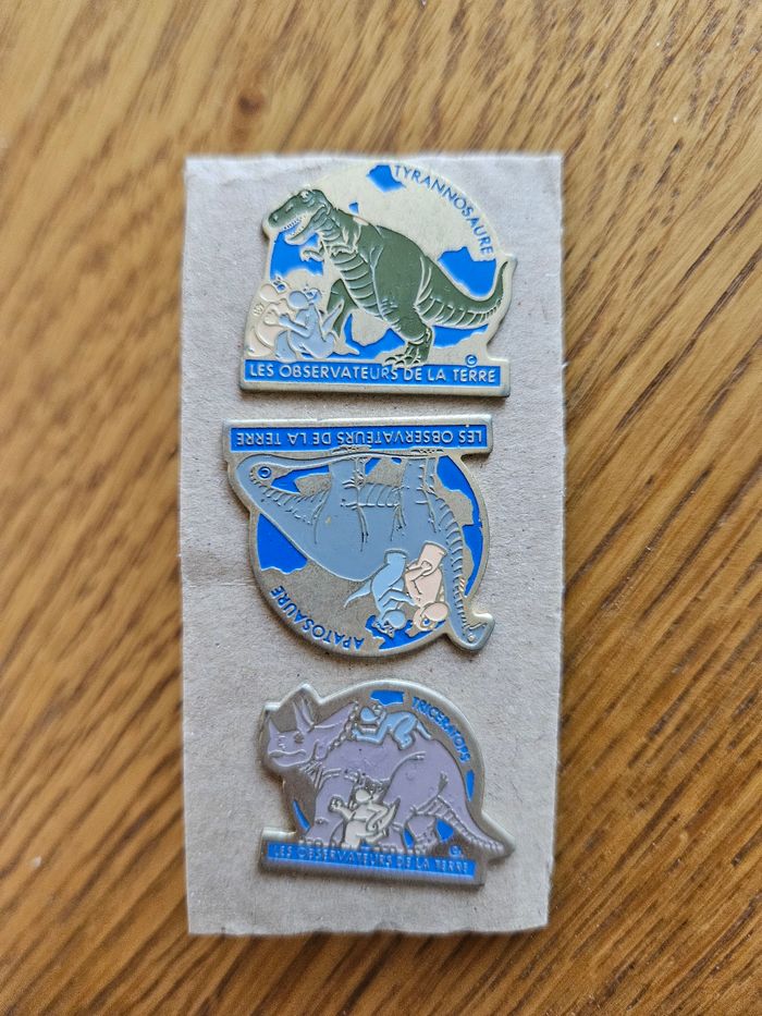Lot de pin’s dinosaures