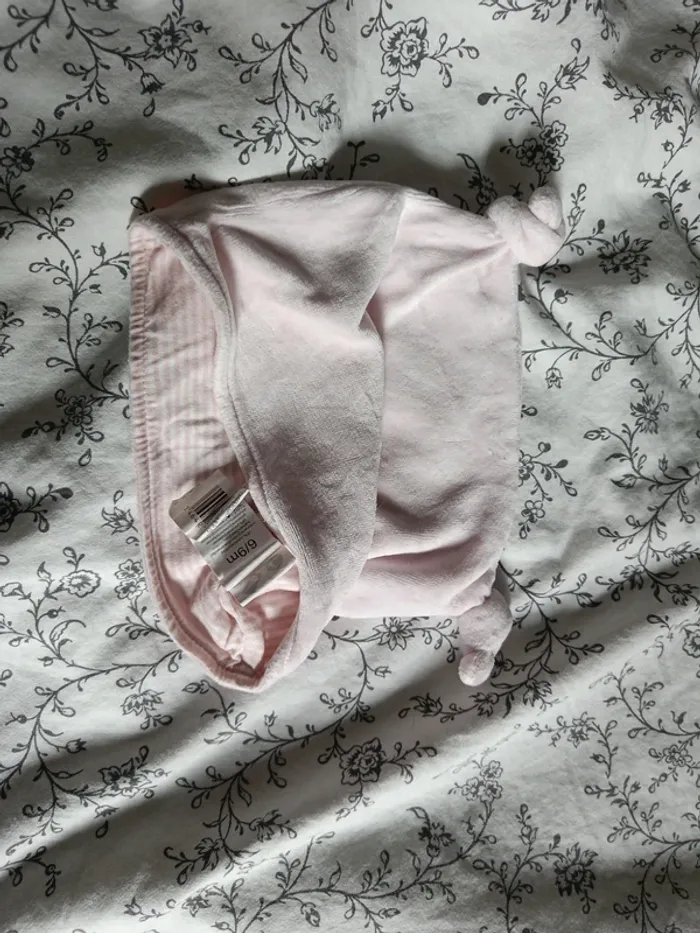 Bonnet en velours rose 6-9mois - photo numéro 2