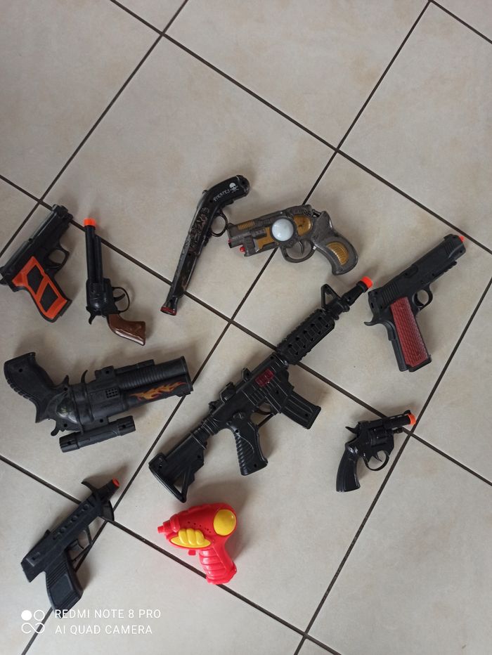 Lot de 10 pistolets