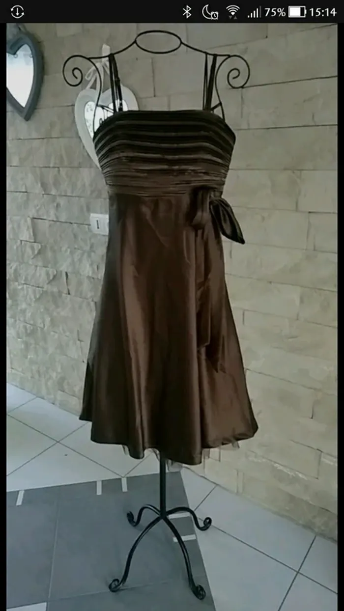 Robe satinée
