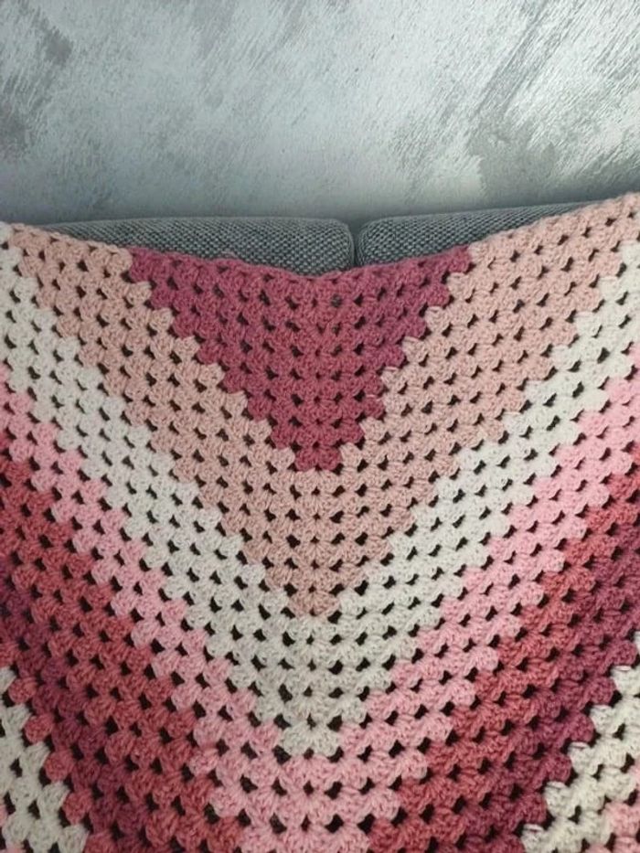 Joli chale multicolores fait main au crochet - photo numéro 2