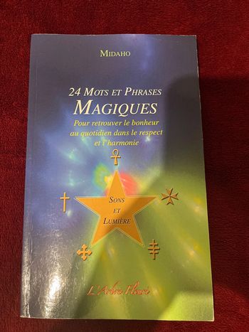 Livre développement personnel de Midaho 24 mots et phrases magiques