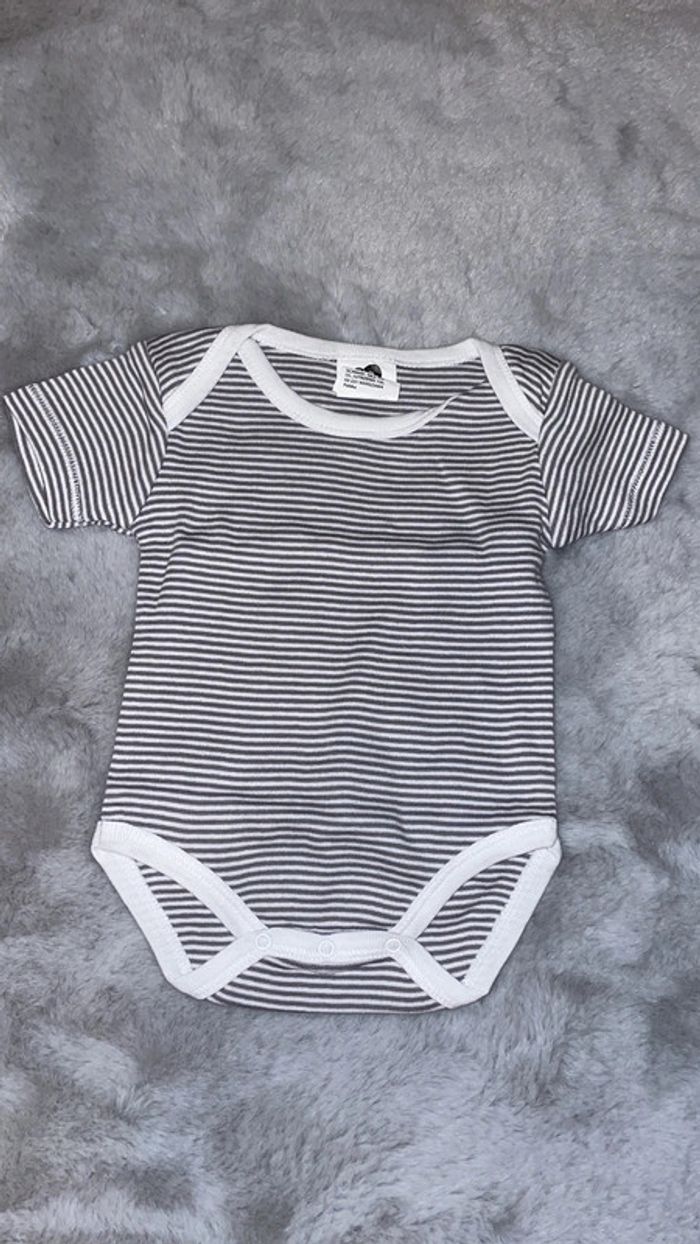 Lots de 6 Bodys - photo numéro 2