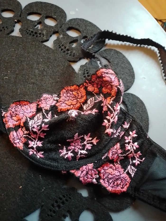 Soutien gorge femme noir et rose 85B - photo numéro 3