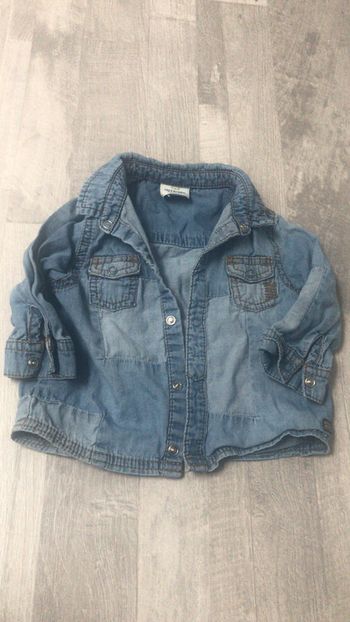 Chemise en jeans tape à l’œil