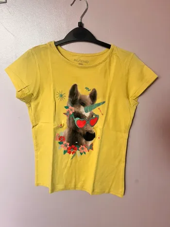 T-shirt jaune