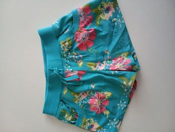 Short fille
