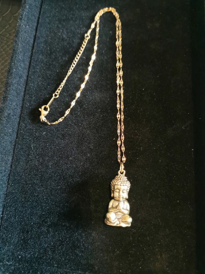 Collier et Pendentif boudhisme de boudah en méditation