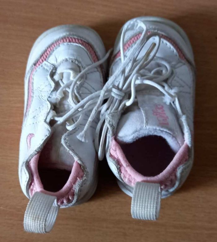 Baskets Nike blanche et rose