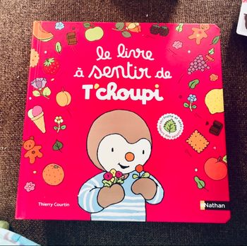 T’choupi l’ami des petits - le livre à sentir