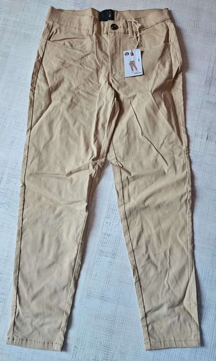 Pantalon neuf taille 40