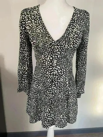 Robe décolleté Zara taille 34