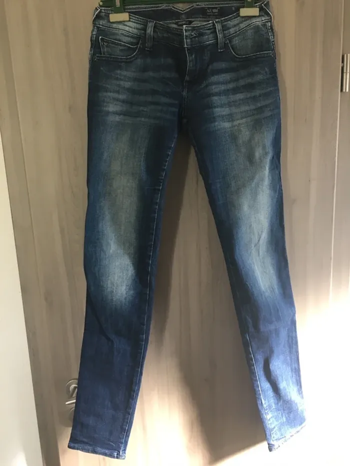 Jean bleu Armani T.38 coupe slim