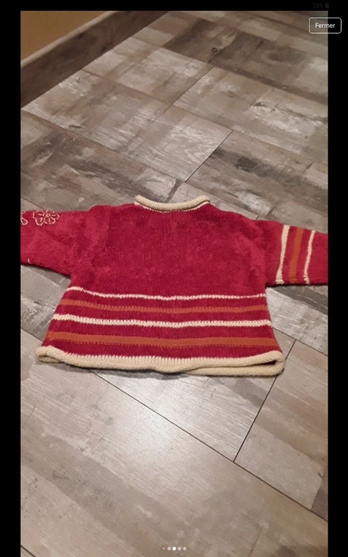 Pull rouge avec chat - photo numéro 6