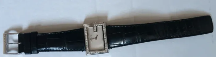 Montre Gucci certi en diamants - photo numéro 2