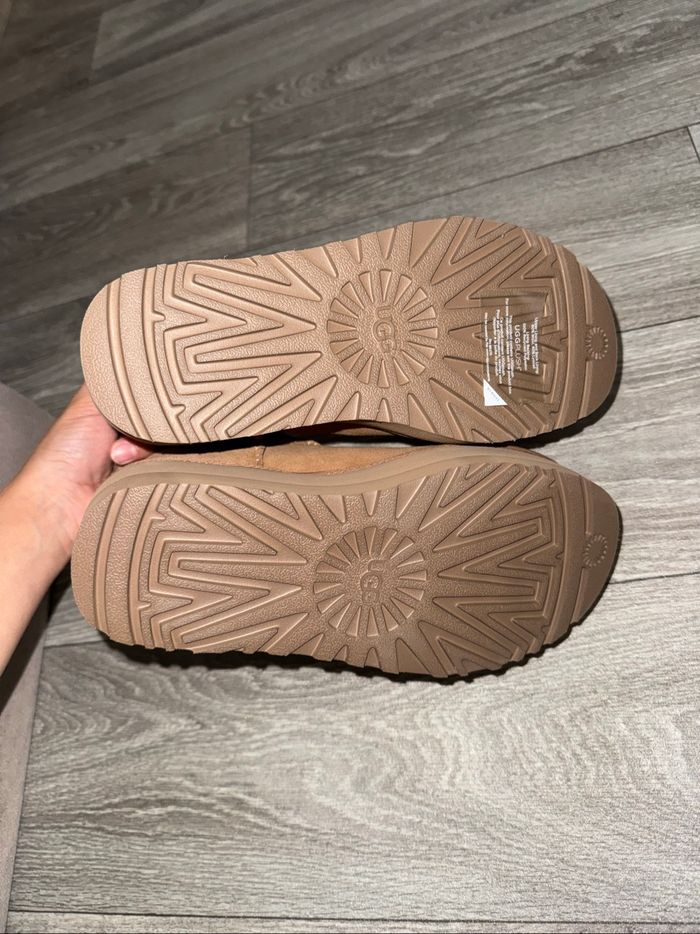 UGG plateforme neuve camel - photo numéro 2