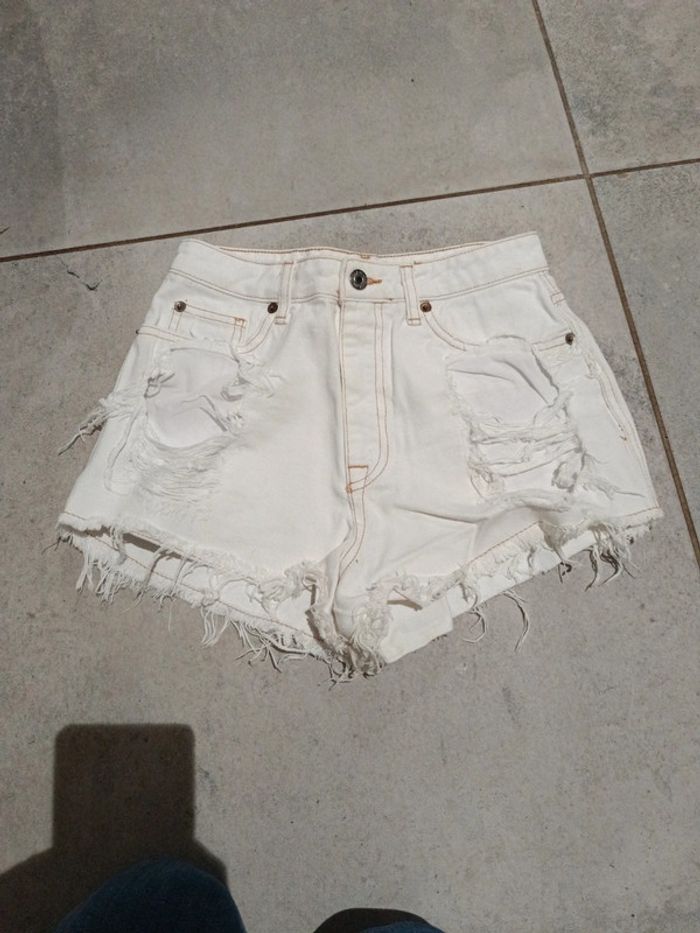 Short blanc