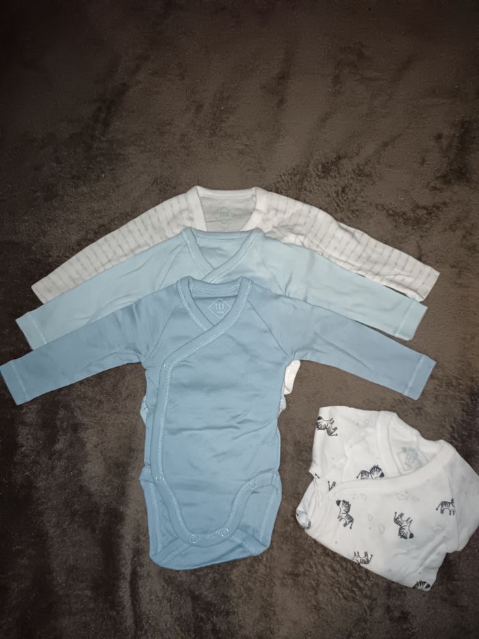 Lot de 4 bodies - photo numéro 2