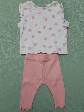 Lot t-shirt et legging fille taille 3 mois