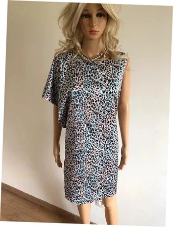 Robe satinée imprimée léopard neuve Molly Bracken taille M (valeur 56€)