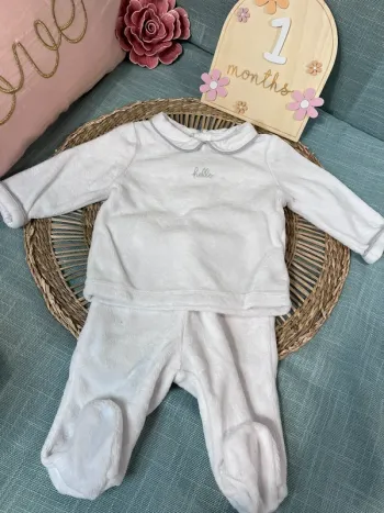 Pyjama deux pièces taille 1 mois mixte