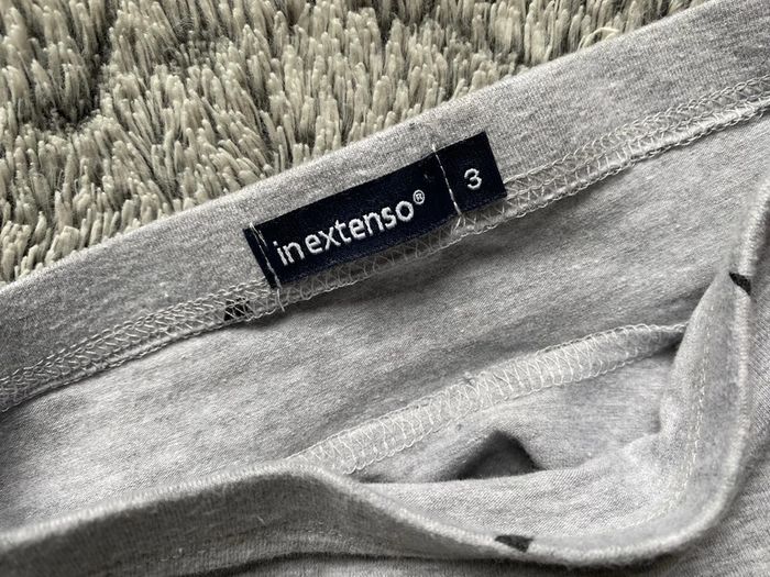 Jupe neuve grise motifs éclairs - 3 ans - photo numéro 2