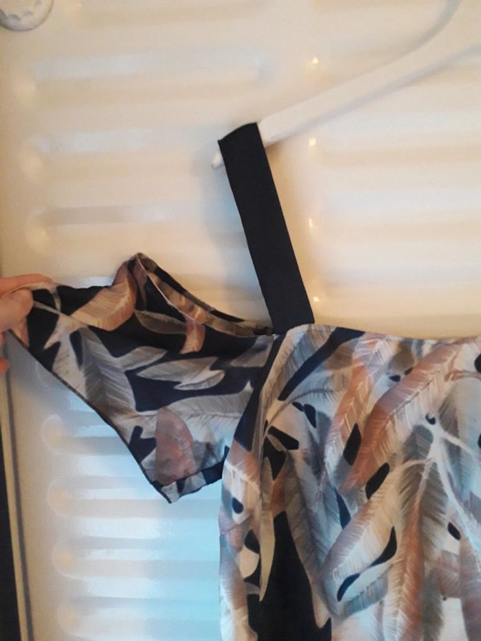 Sisley haut motif feuillage  taille M L = 40/42 - photo numéro 4