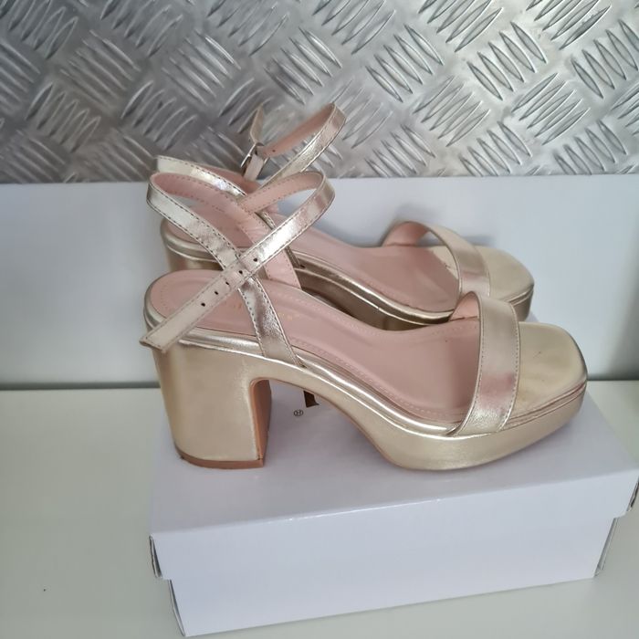 Sandales dorées - photo numéro 7