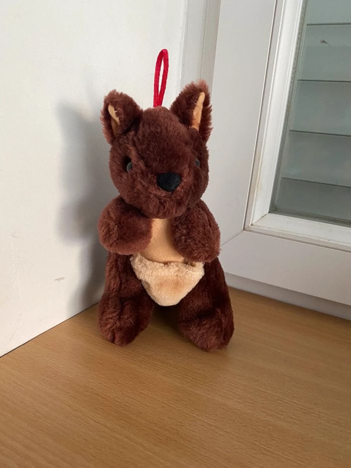 Petite peluche kangourou